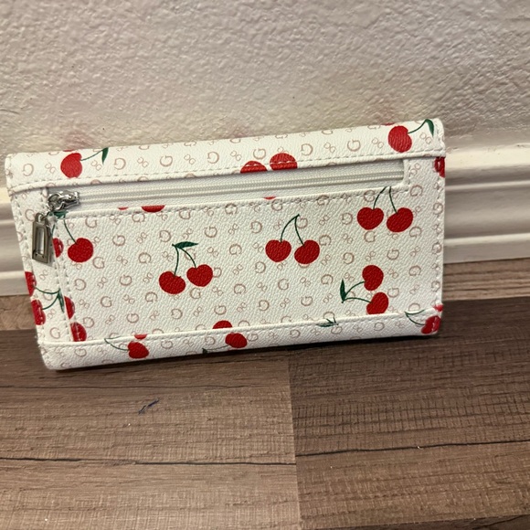 GUESS Cherry Patterned Cream Card Holder - Picture 4 of 11